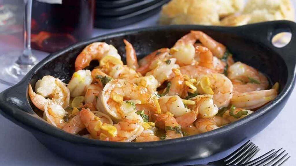 garlicky shrimp with basil recipe